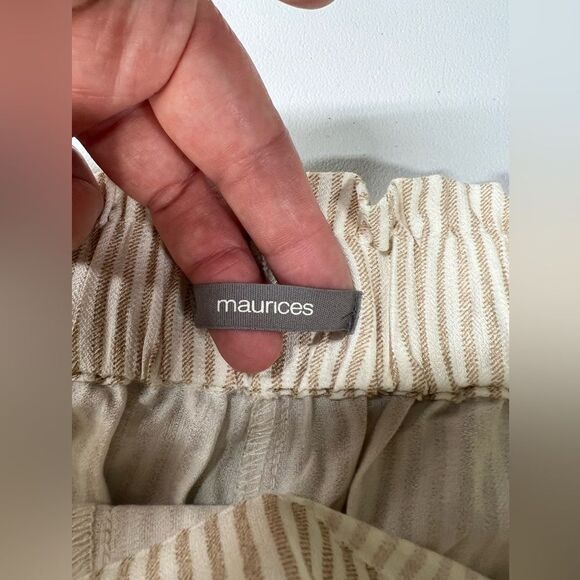 Maurices Wide Leg Pull On Tan White Striped Pants Womens Medium - Picture 4 of 10